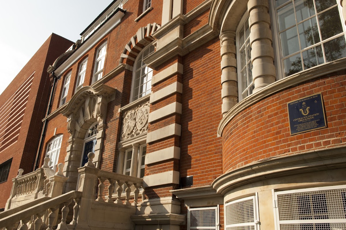 Central Foundation Girls' School - Photo 2